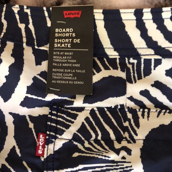 Men Levi’s board shorts - Picture 2 of 5